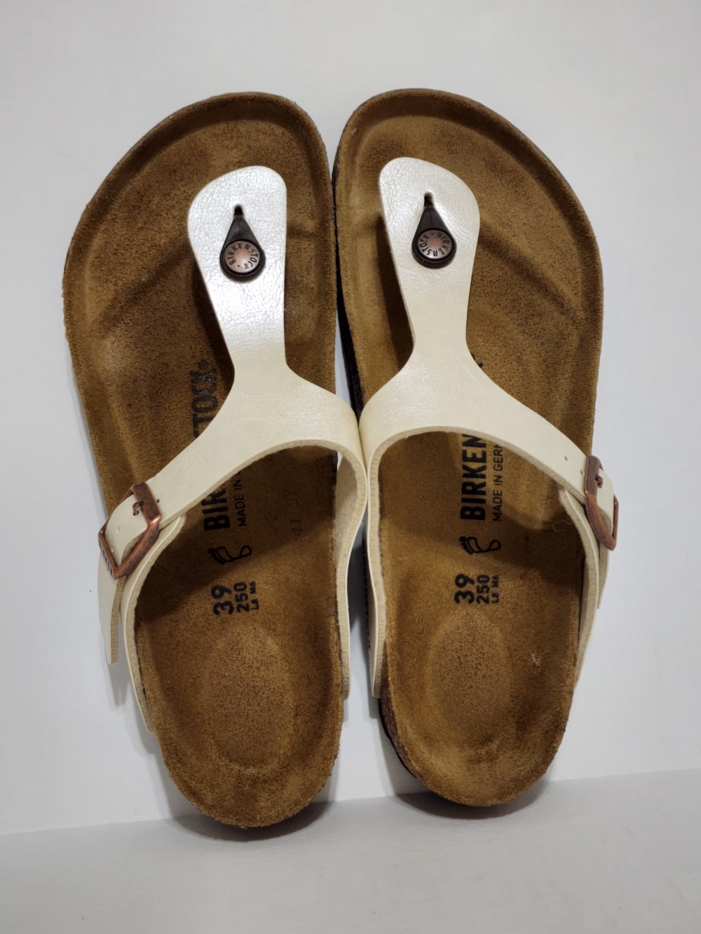 Birkenstock Gizeh thong sandals in Graceful Pearl White Size 39